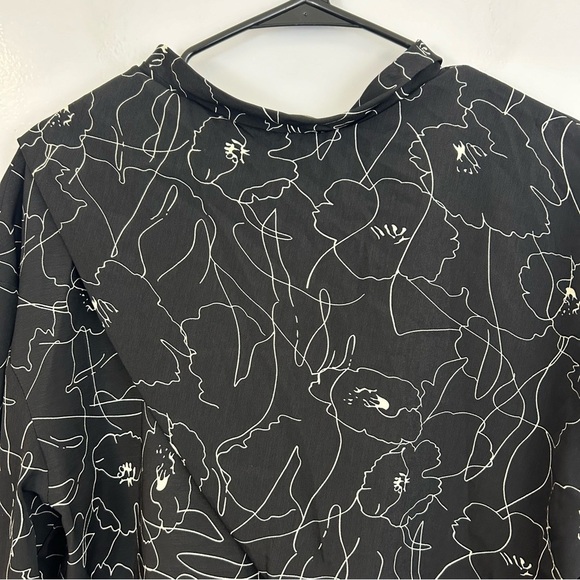 NWT ASTR Floral Black and White Long Sleeve Tie Neck Flowy Top Size XL - Picture 6 of 12